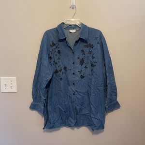 Elizabeth by Liz Claiborne Vintage Chambray Button Up Shirt